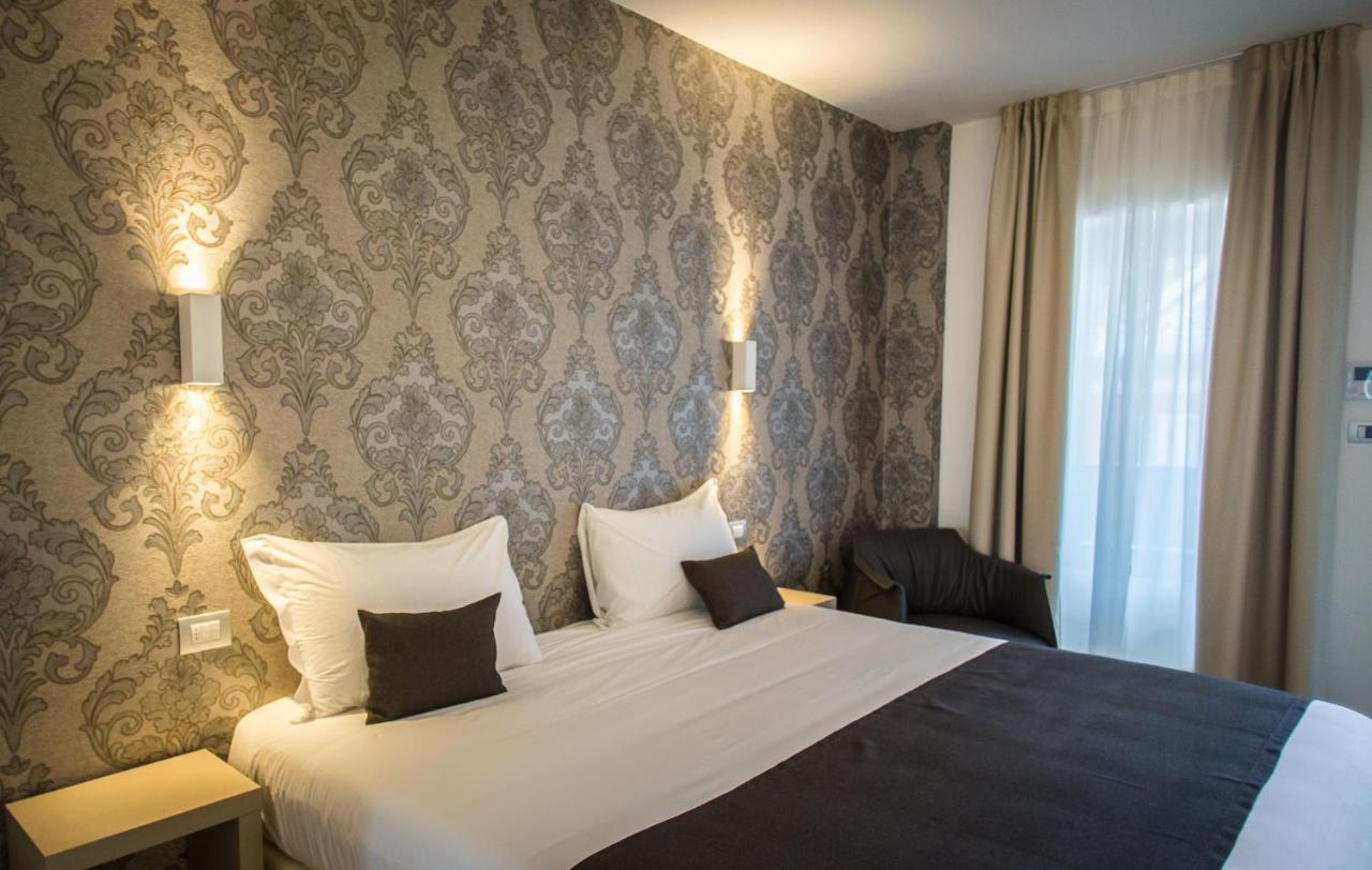 Hotel Ponti Angera Eksteriør billede