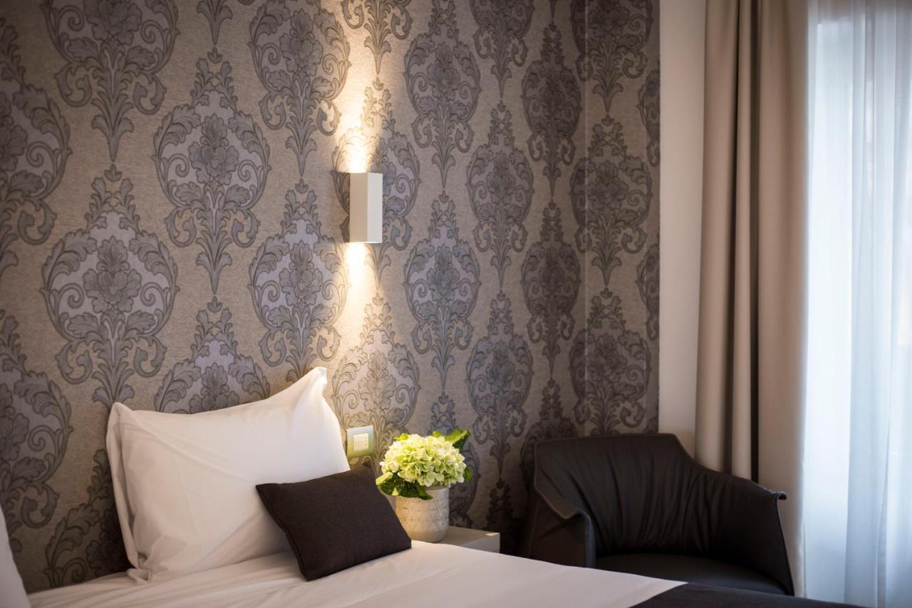 Hotel Ponti Angera Eksteriør billede