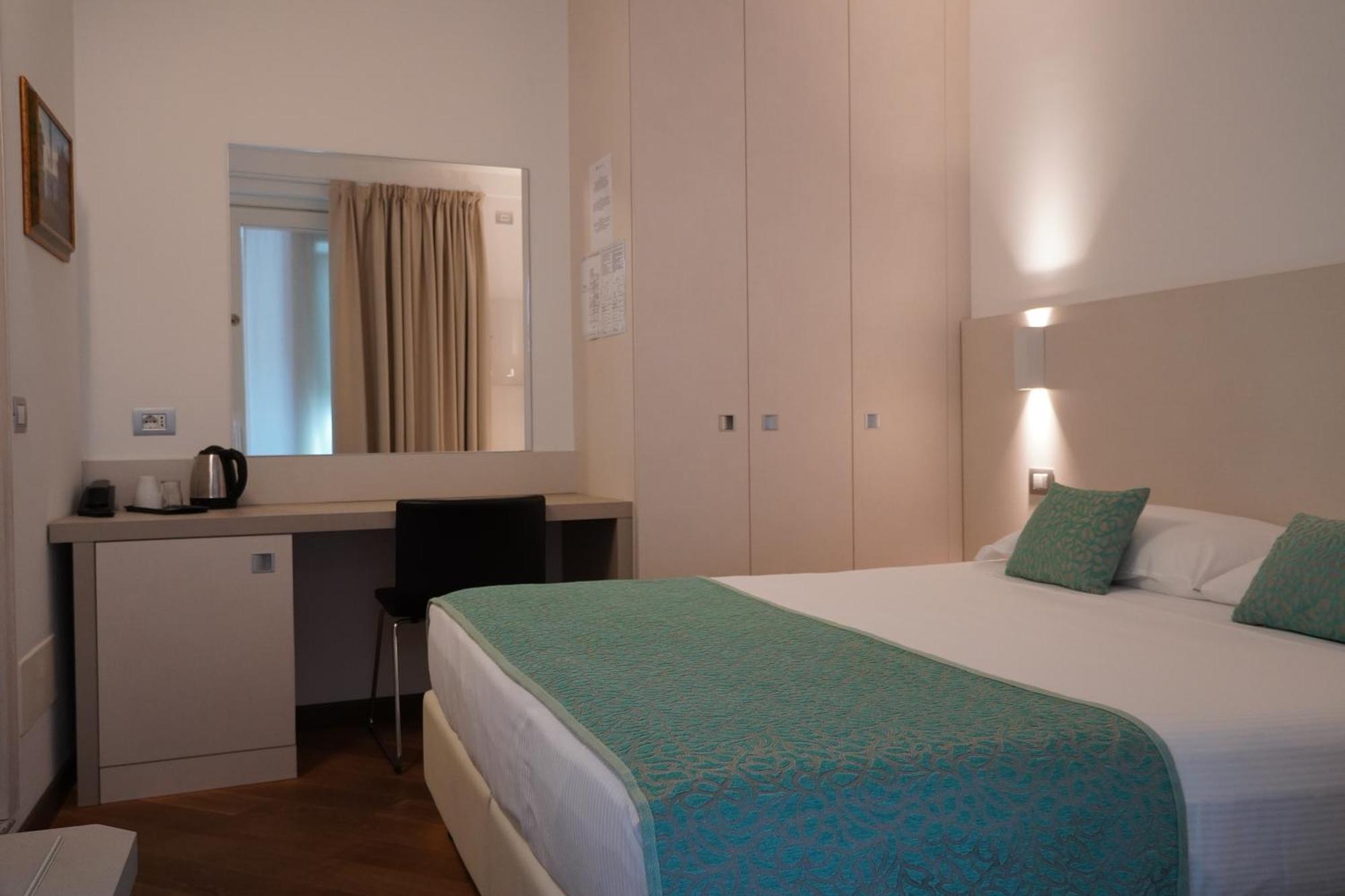Hotel Ponti Angera Eksteriør billede