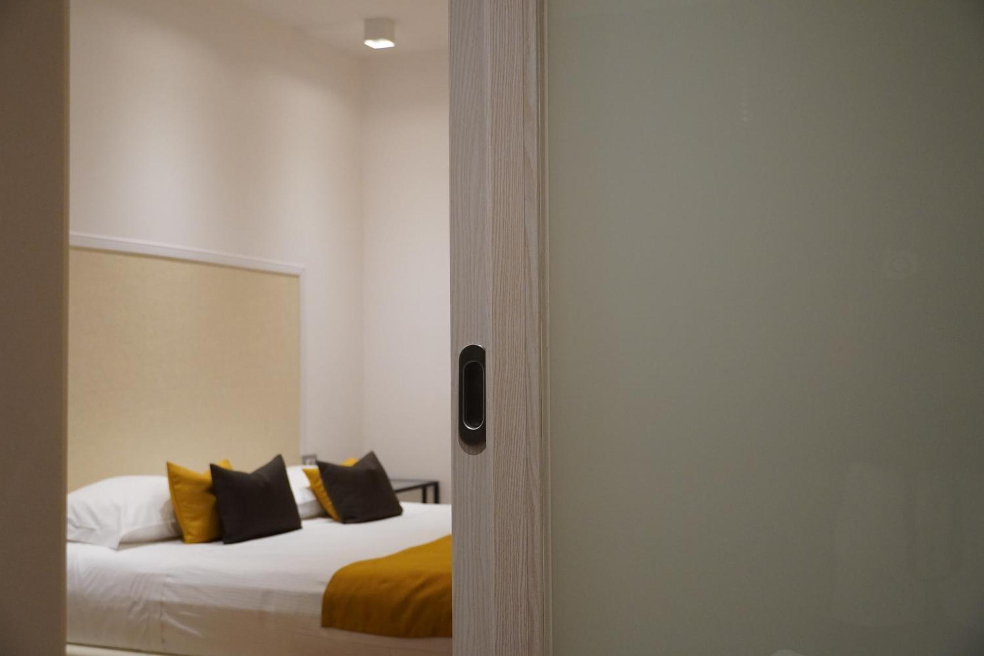 Hotel Ponti Angera Eksteriør billede