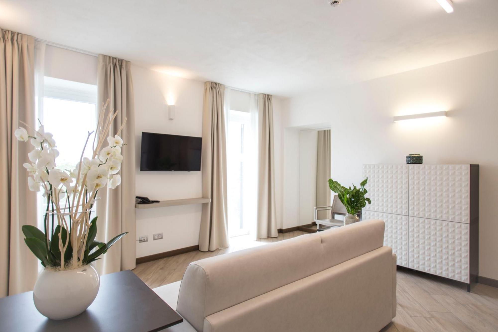 Hotel Ponti Angera Eksteriør billede