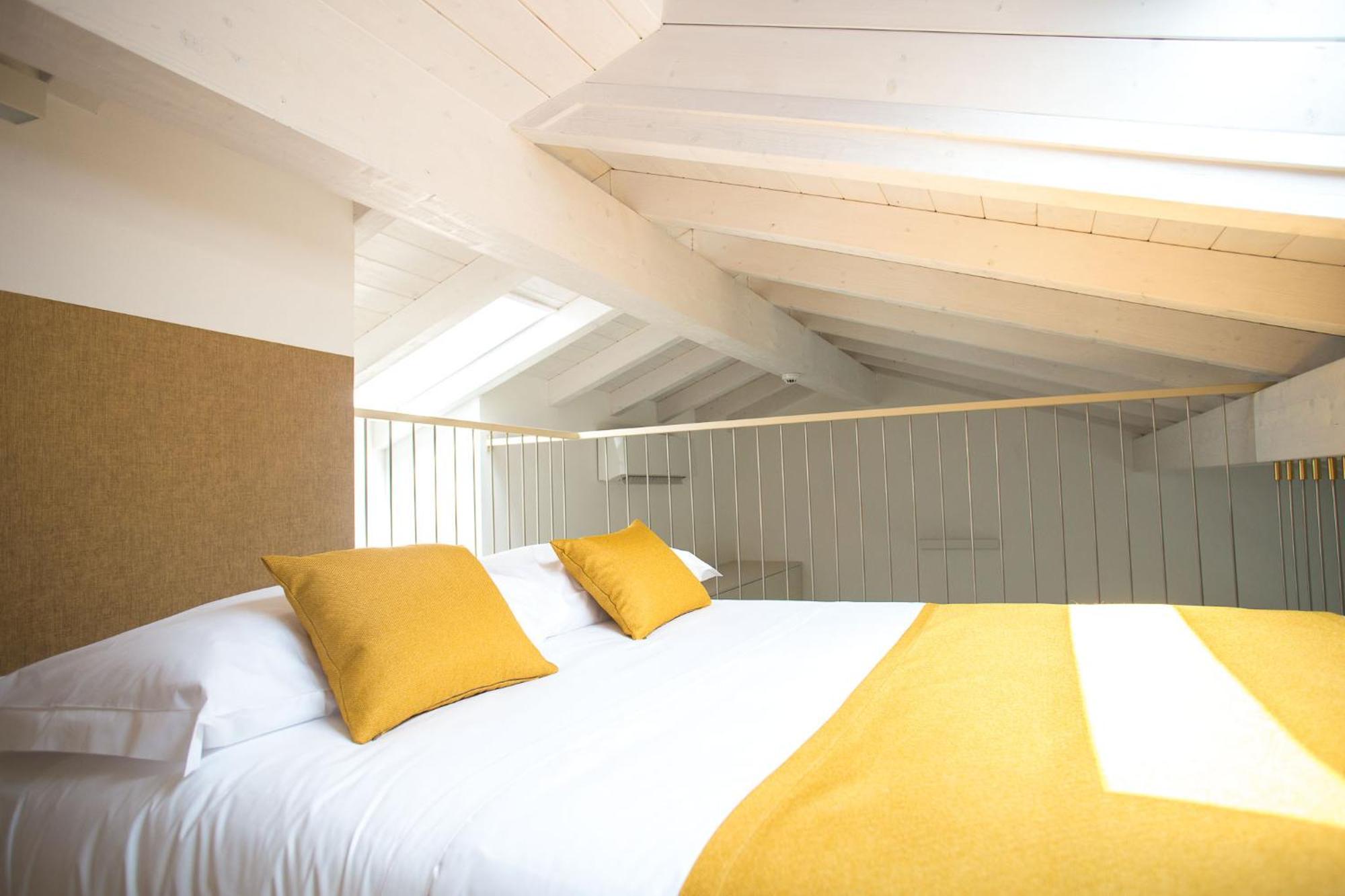Hotel Ponti Angera Eksteriør billede