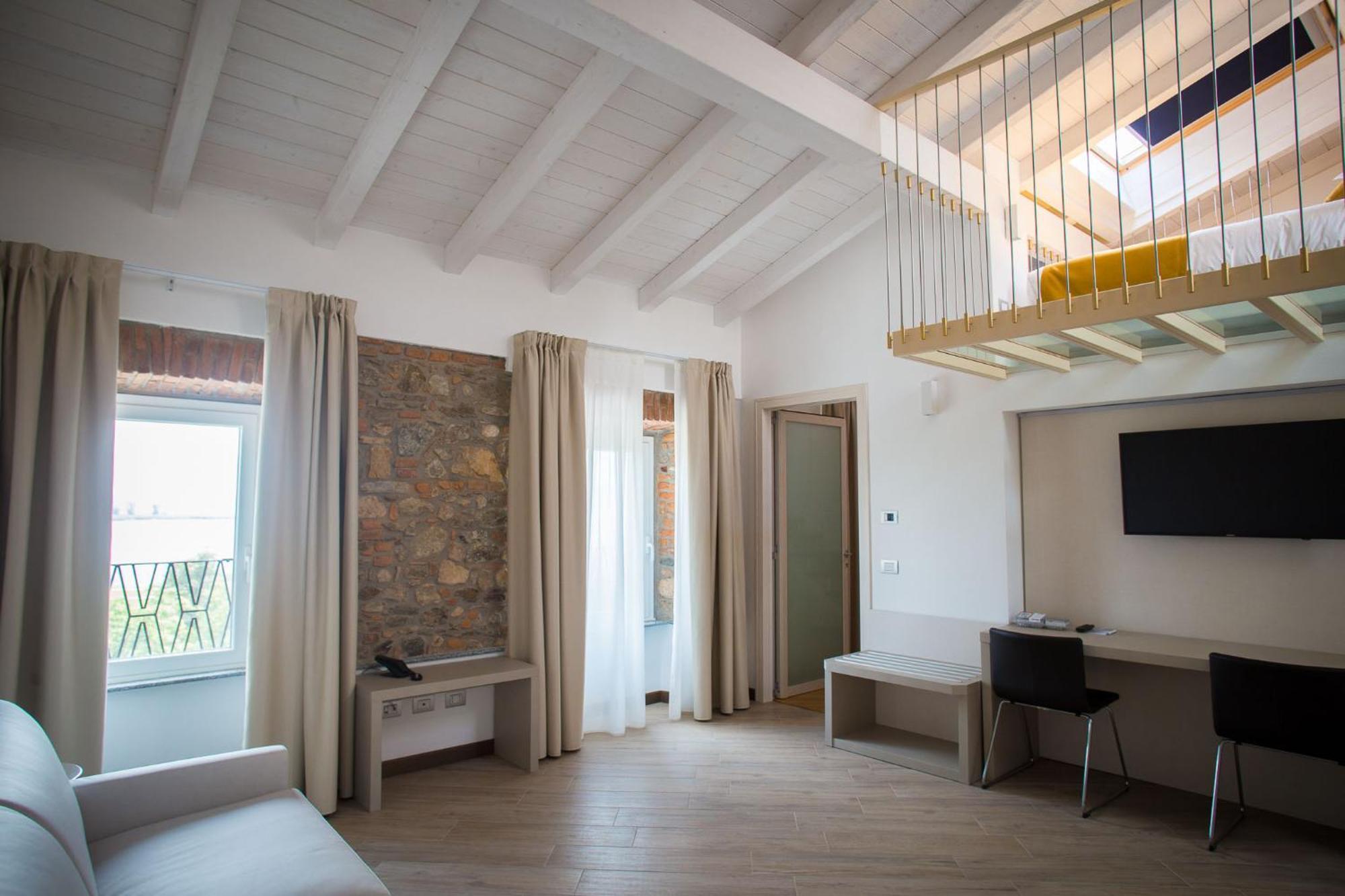 Hotel Ponti Angera Eksteriør billede