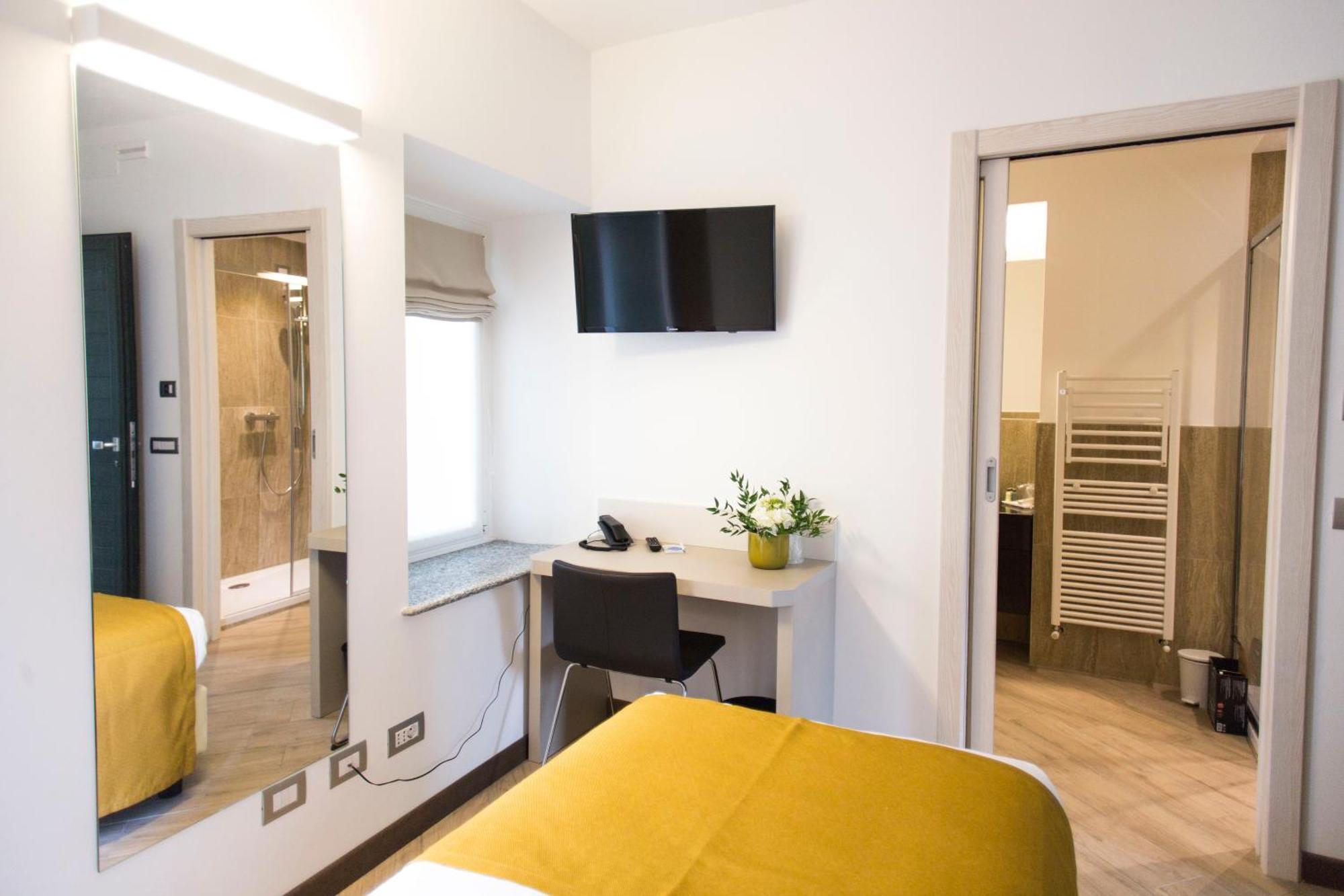 Hotel Ponti Angera Eksteriør billede
