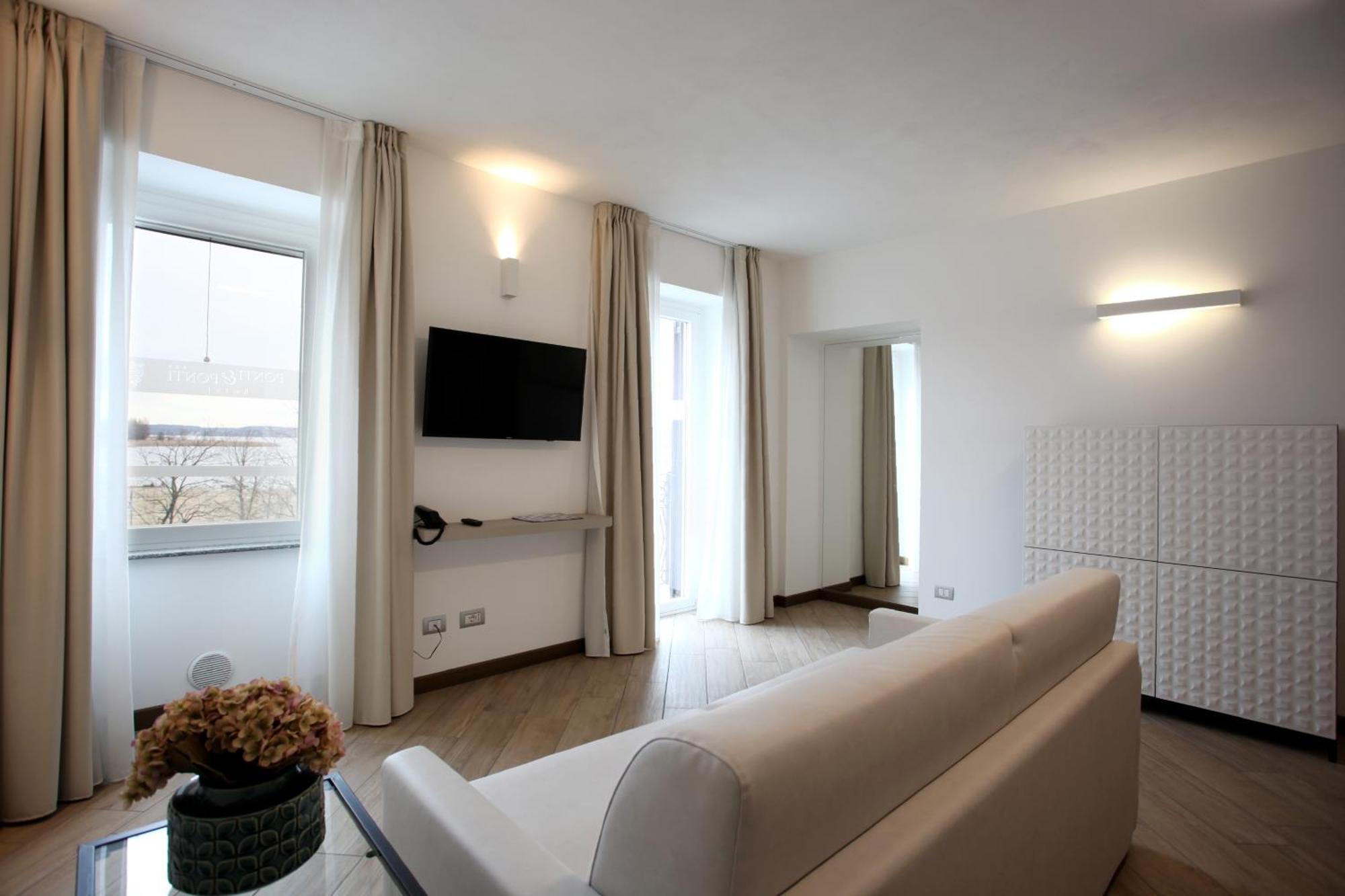 Hotel Ponti Angera Eksteriør billede