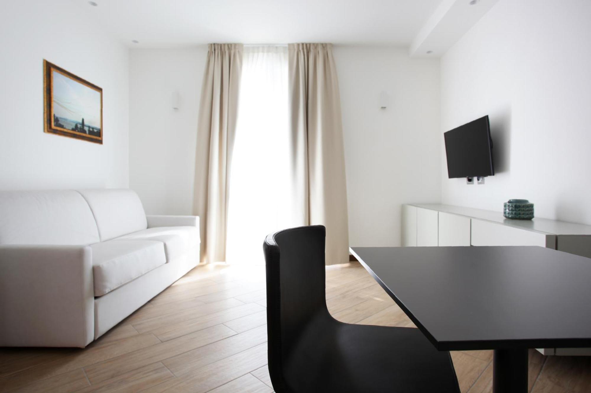 Hotel Ponti Angera Eksteriør billede