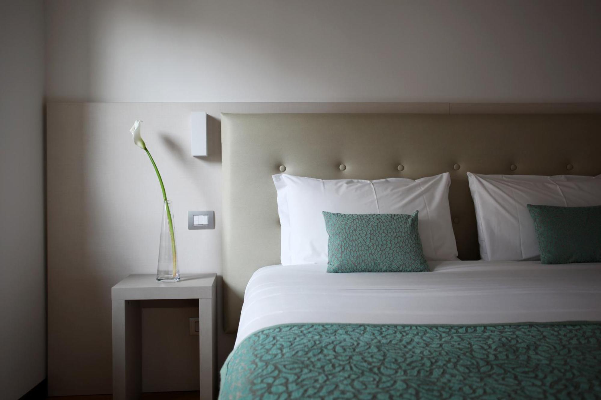 Hotel Ponti Angera Eksteriør billede