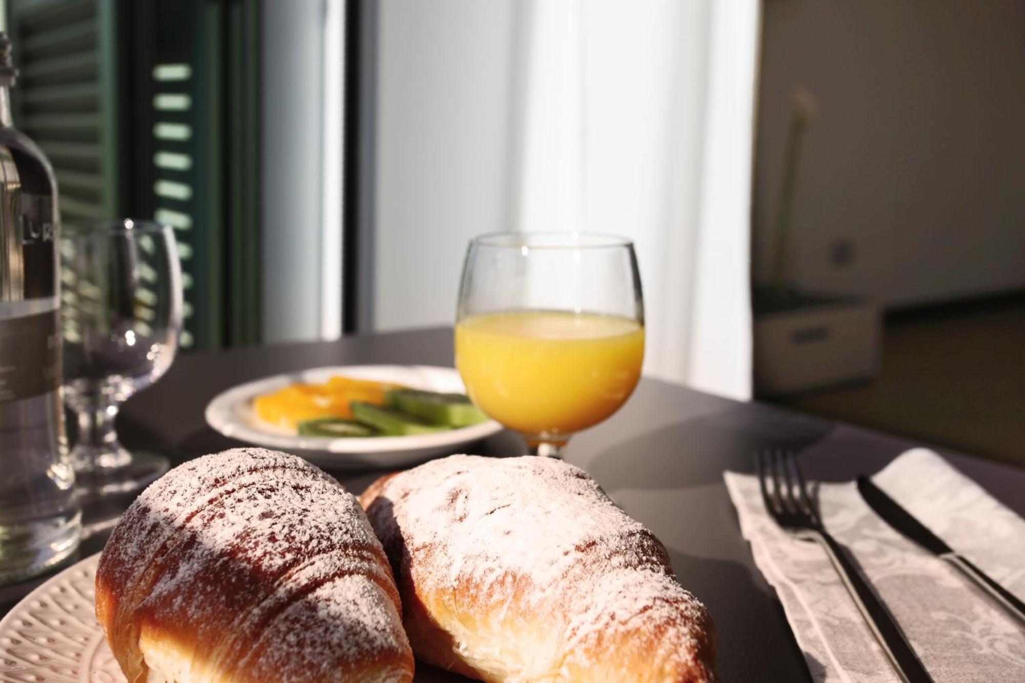 Hotel Ponti Angera Eksteriør billede
